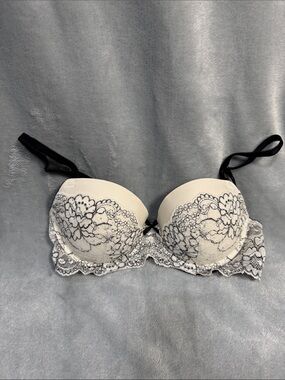 Victoria's Secret Cream Push-Up Bra with Black Lace